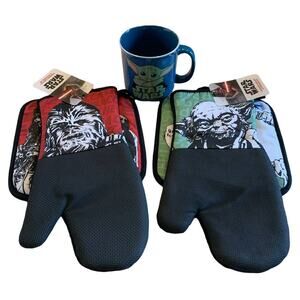 Disney Star Wars Baby Yoda Mug and Star Wars Oven Mitts NWT